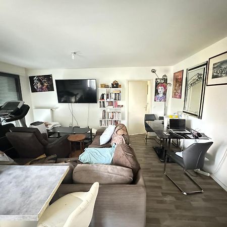 Grande Chambre 14 M2 Avec Salle De Bain Privative A Nanterre Prefecture Proche La Defense Arena Campus Sncf Et Paris Exterior photo