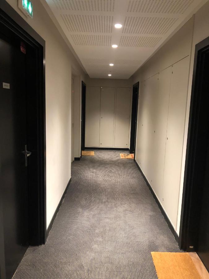 Grande Chambre 14 M2 Avec Salle De Bain Privative A Nanterre Prefecture Proche La Defense Arena Campus Sncf Et Paris Exterior photo