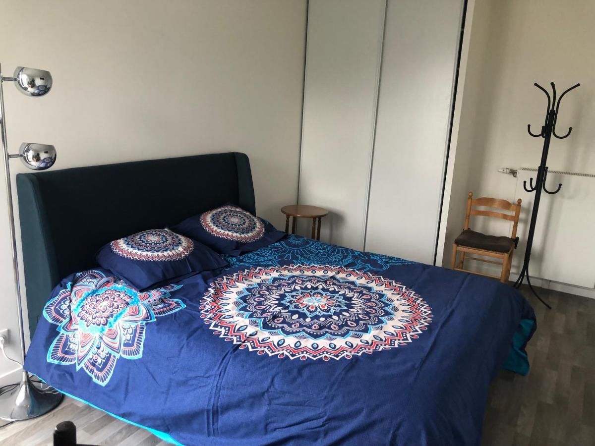 Grande Chambre 14 M2 Avec Salle De Bain Privative A Nanterre Prefecture Proche La Defense Arena Campus Sncf Et Paris Exterior photo