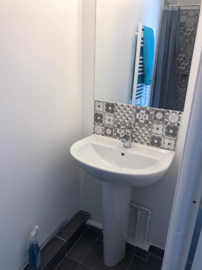 Grande Chambre 14 M2 Avec Salle De Bain Privative A Nanterre Prefecture Proche La Defense Arena Campus Sncf Et Paris Exterior photo
