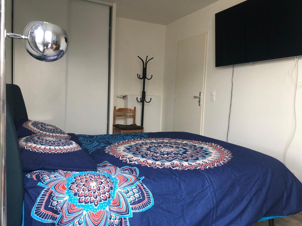 Grande Chambre 14 M2 Avec Salle De Bain Privative A Nanterre Prefecture Proche La Defense Arena Campus Sncf Et Paris Exterior photo