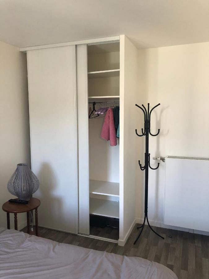 Grande Chambre 14 M2 Avec Salle De Bain Privative A Nanterre Prefecture Proche La Defense Arena Campus Sncf Et Paris Exterior photo