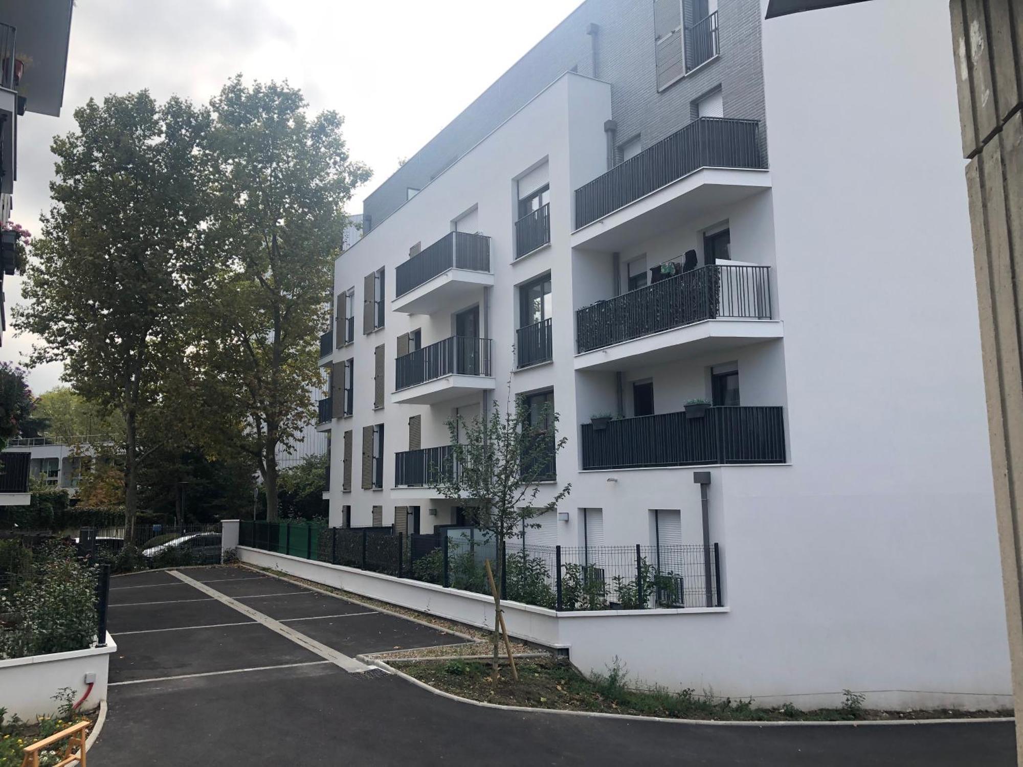 Grande Chambre 14 M2 Avec Salle De Bain Privative A Nanterre Prefecture Proche La Defense Arena Campus Sncf Et Paris Exterior photo