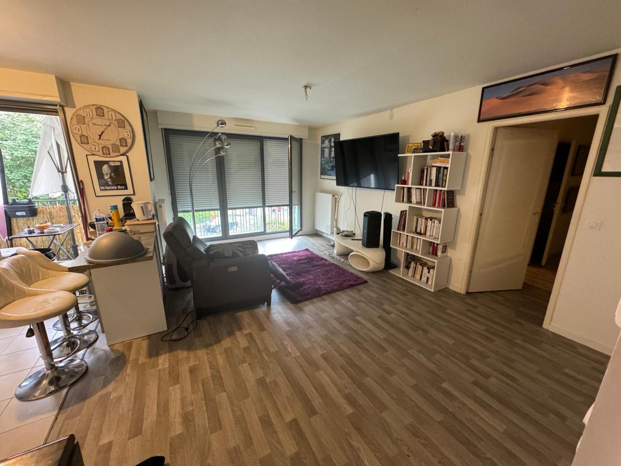 Grande Chambre 14 M2 Avec Salle De Bain Privative A Nanterre Prefecture Proche La Defense Arena Campus Sncf Et Paris Exterior photo
